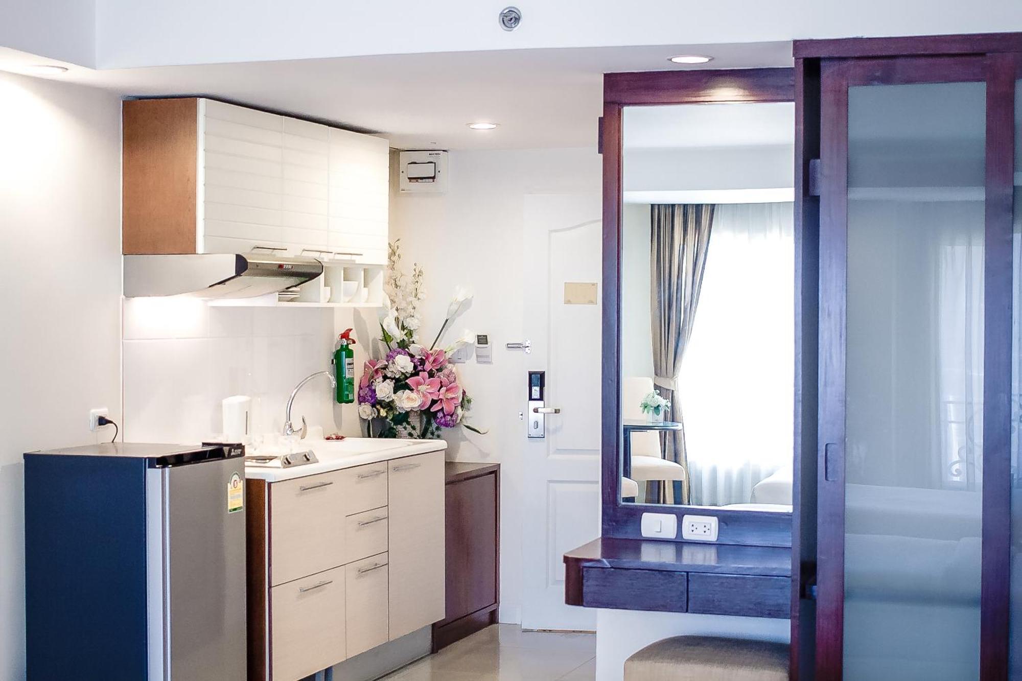 Romance Hotel Bangna Bangkok Luaran gambar