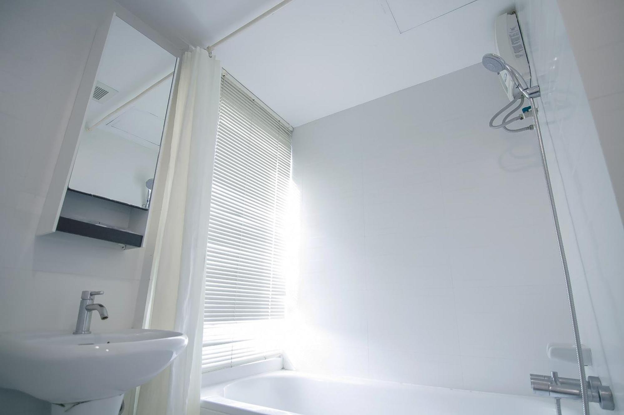 Romance Hotel Bangna Bangkok Luaran gambar