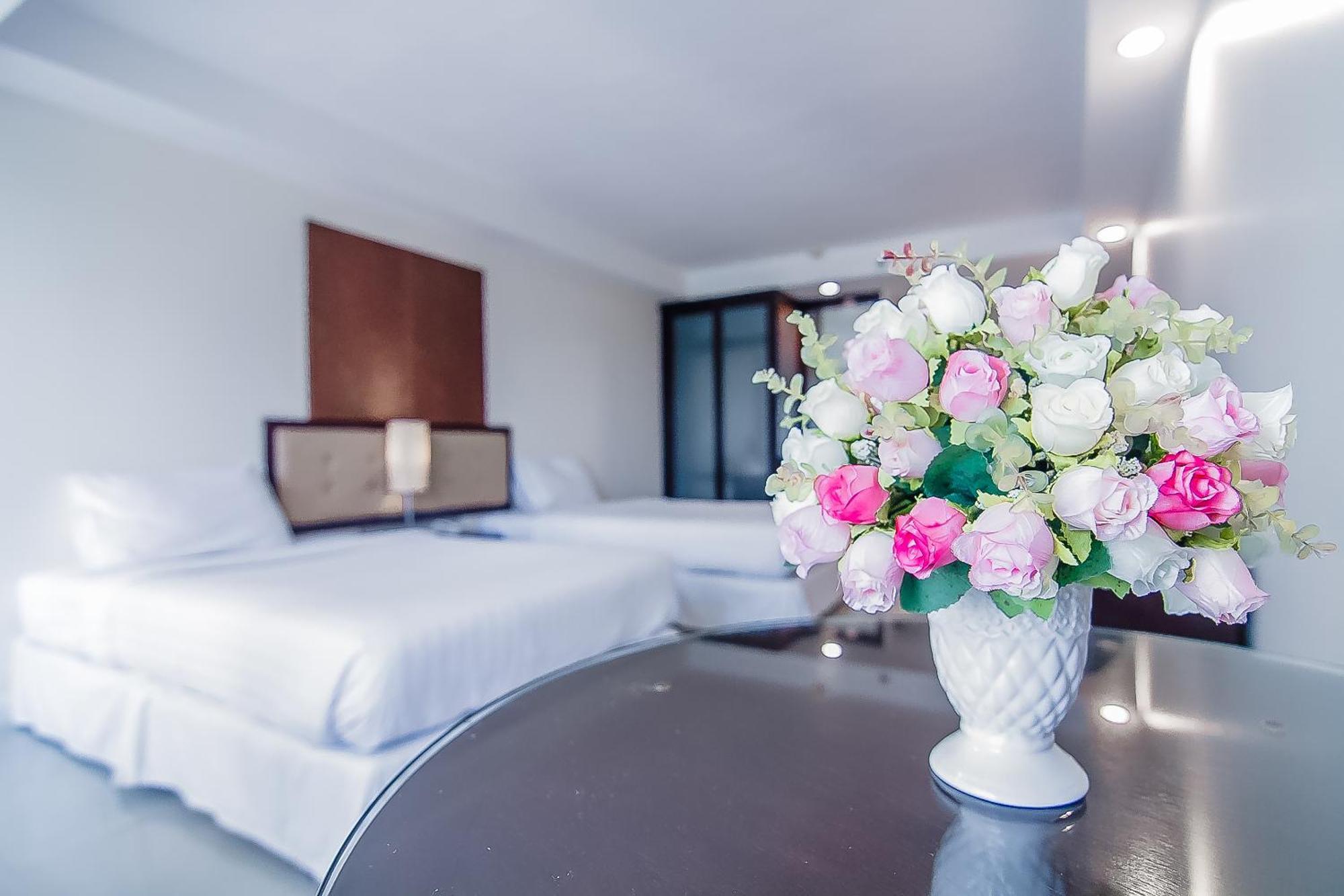 Romance Hotel Bangna Bangkok Luaran gambar
