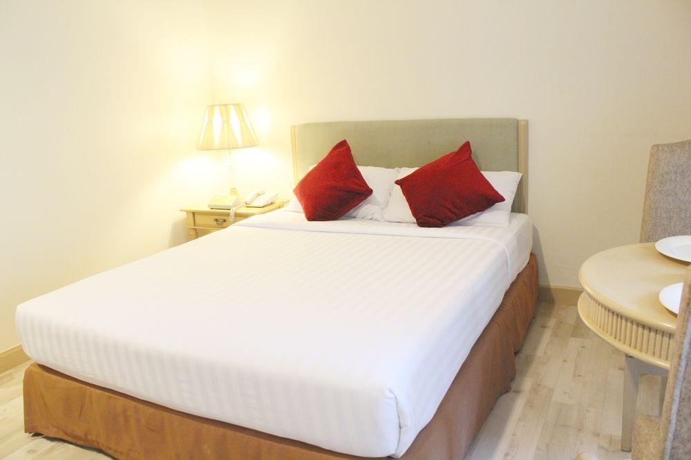 Romance Hotel Bangna Bangkok Luaran gambar