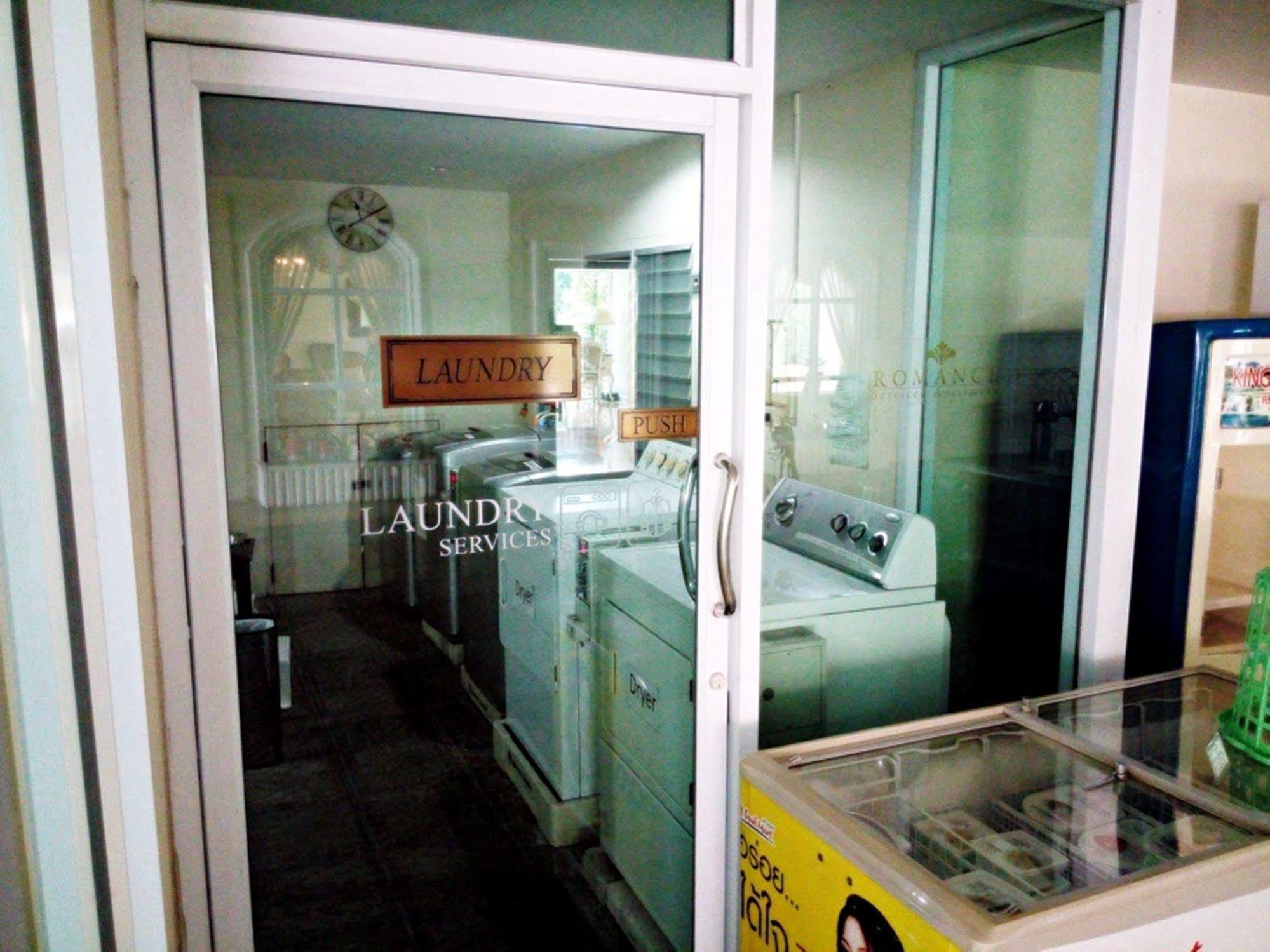 Romance Hotel Bangna Bangkok Luaran gambar