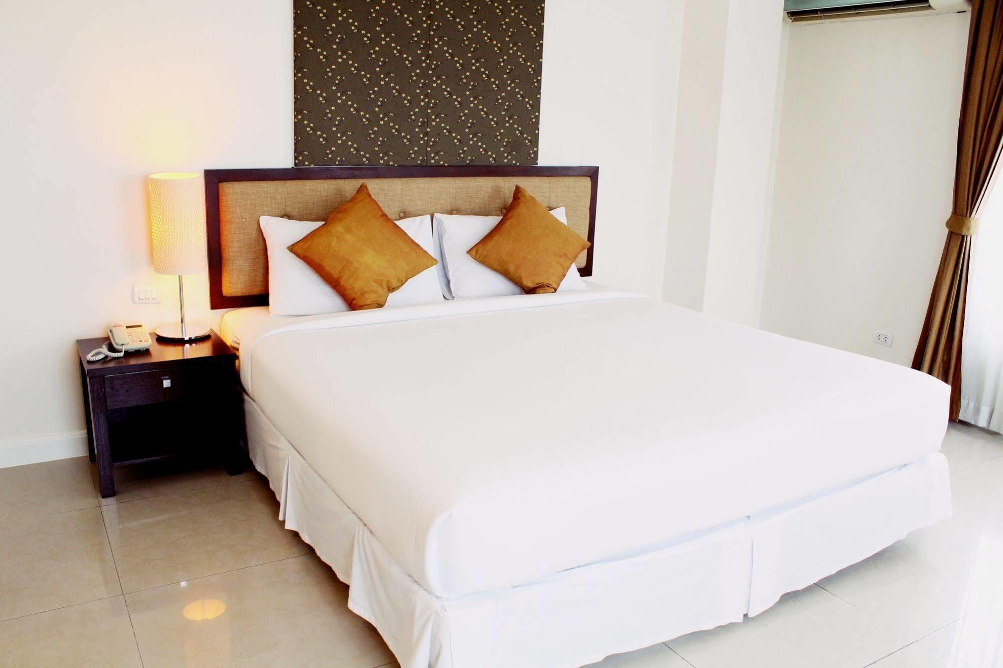 Romance Hotel Bangna Bangkok Luaran gambar